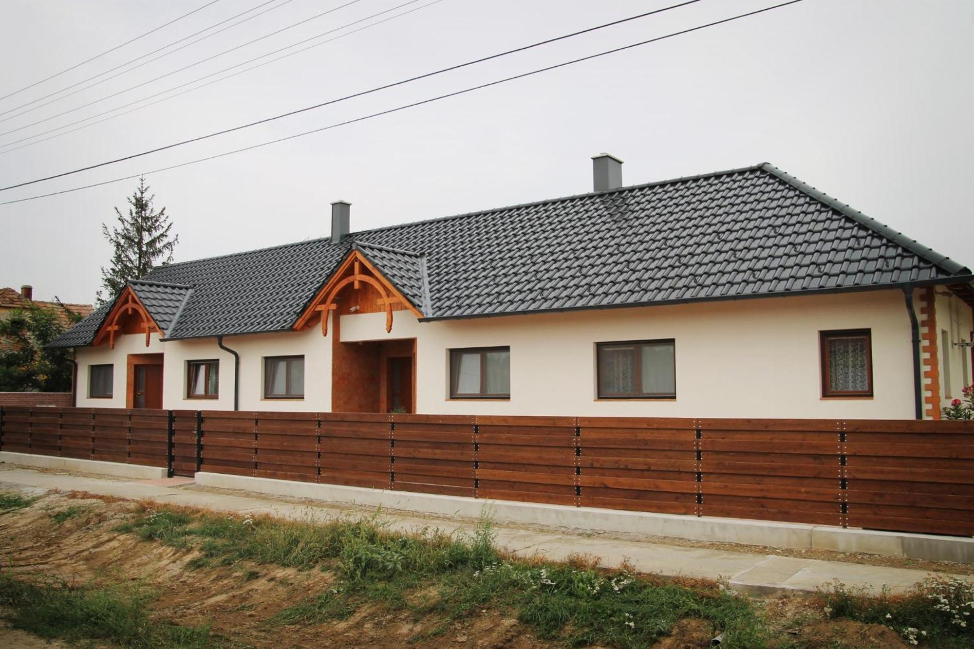 Hansag Vendeghaz Kapuvar Bagian luar foto
